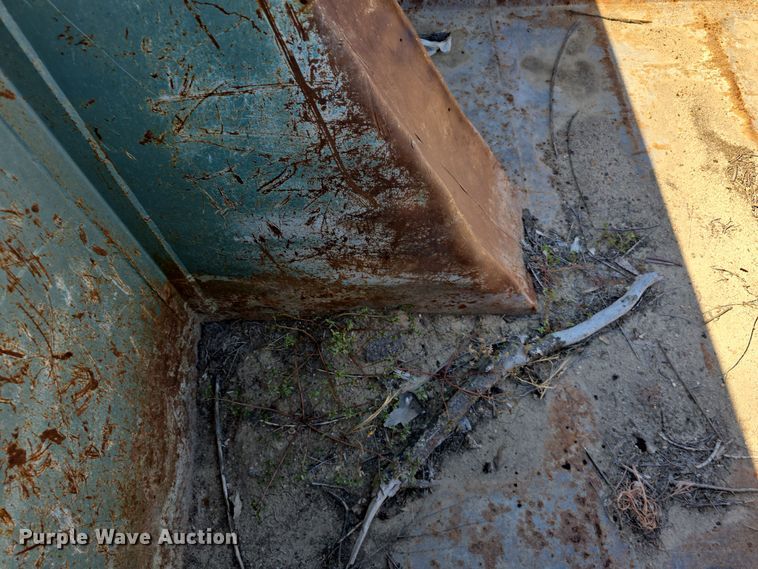 image for item DO5462 1994 Ford L8000 dump truck