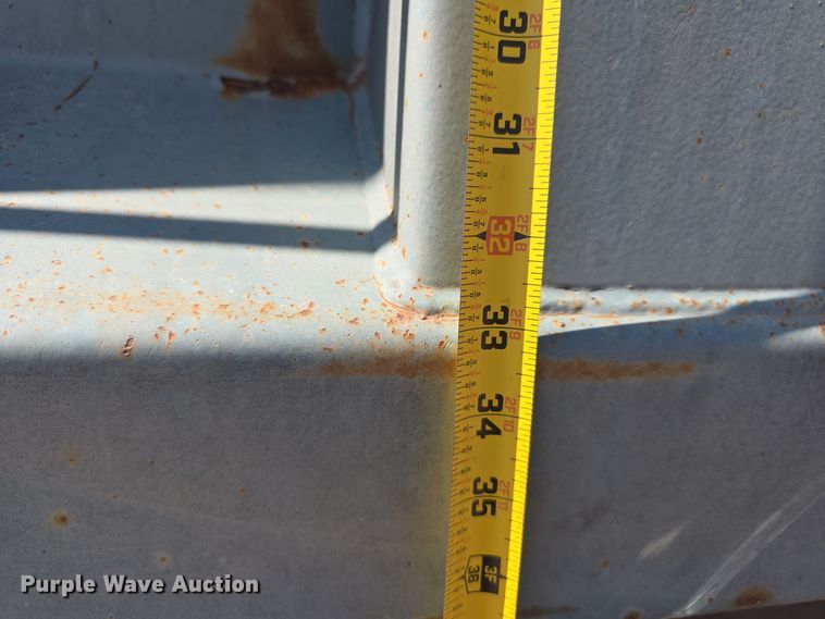 image for item DO5462 1994 Ford L8000 dump truck