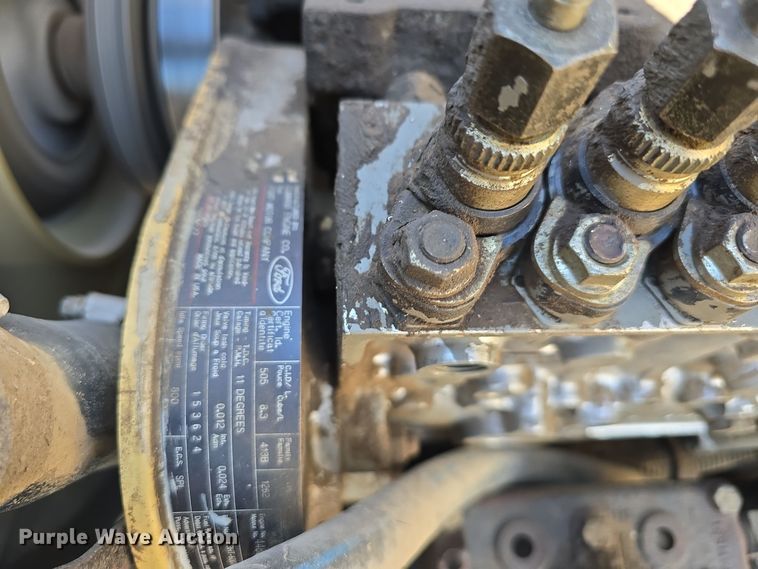 image for item DO5462 1994 Ford L8000 dump truck