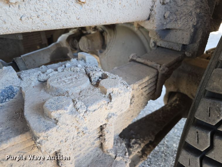 image for item DO5462 1994 Ford L8000 dump truck