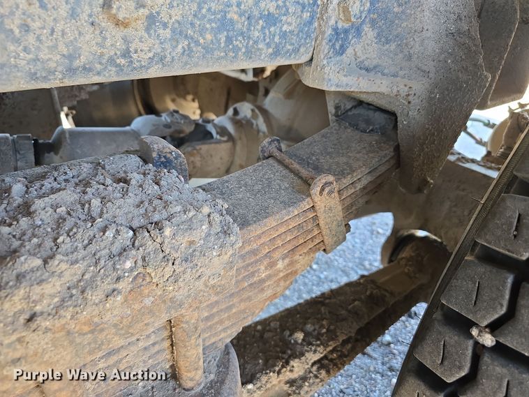 image for item DO5462 1994 Ford L8000 dump truck