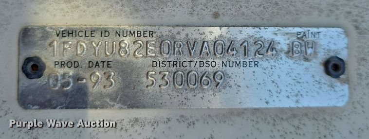 image for item DO5462 1994 Ford L8000 dump truck