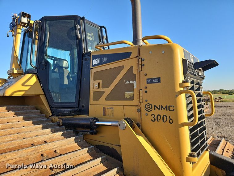 image for item DO5463 2014 Caterpillar D6N T4 LGP dozer