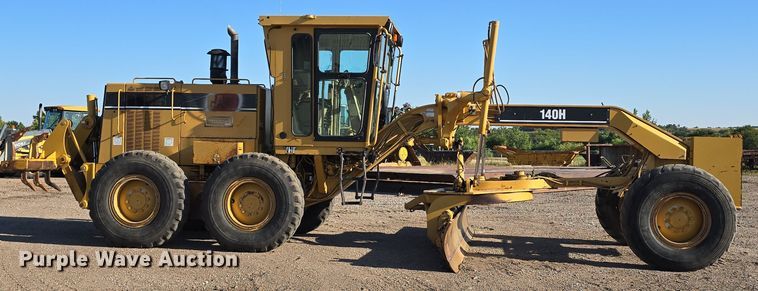 image for item DO5464 2000 Caterpillar 140 VHP motor grader