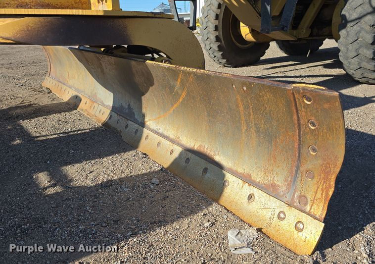 image for item DO5464 2000 Caterpillar 140 VHP motor grader