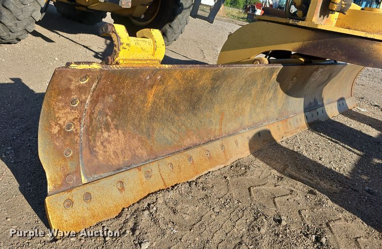 image for item DO5464 2000 Caterpillar 140 VHP motor grader