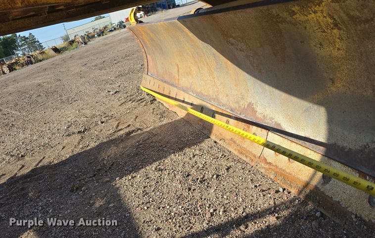 image for item DO5464 2000 Caterpillar 140 VHP motor grader