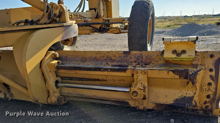 image for item DO5464 2000 Caterpillar 140 VHP motor grader