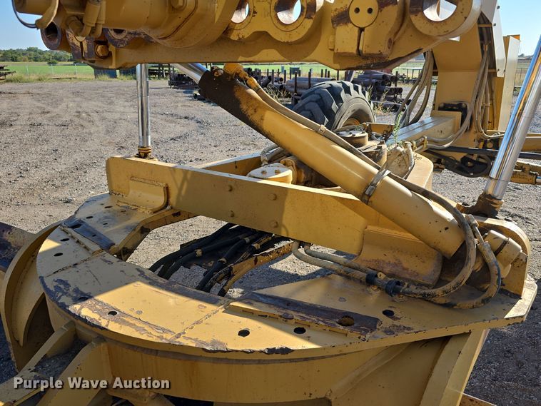 image for item DO5464 2000 Caterpillar 140 VHP motor grader