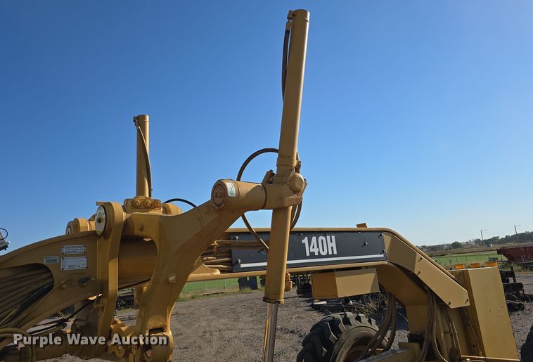 image for item DO5464 2000 Caterpillar 140 VHP motor grader