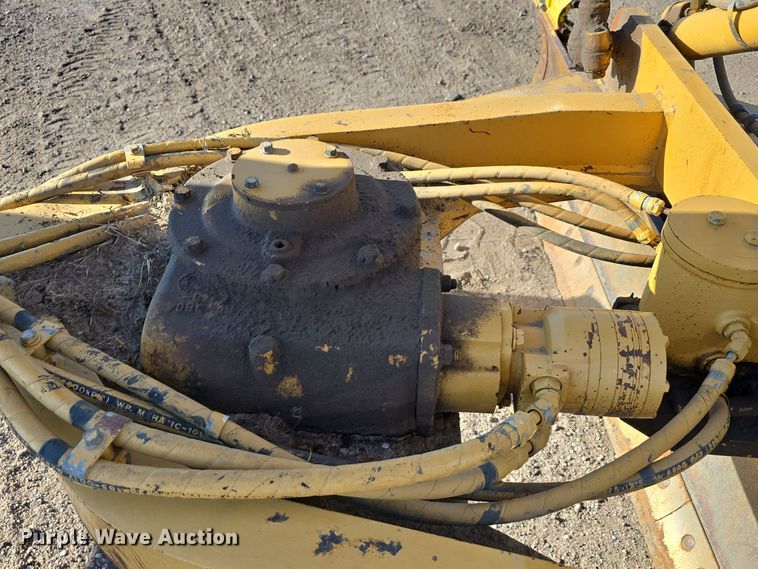 image for item DO5464 2000 Caterpillar 140 VHP motor grader