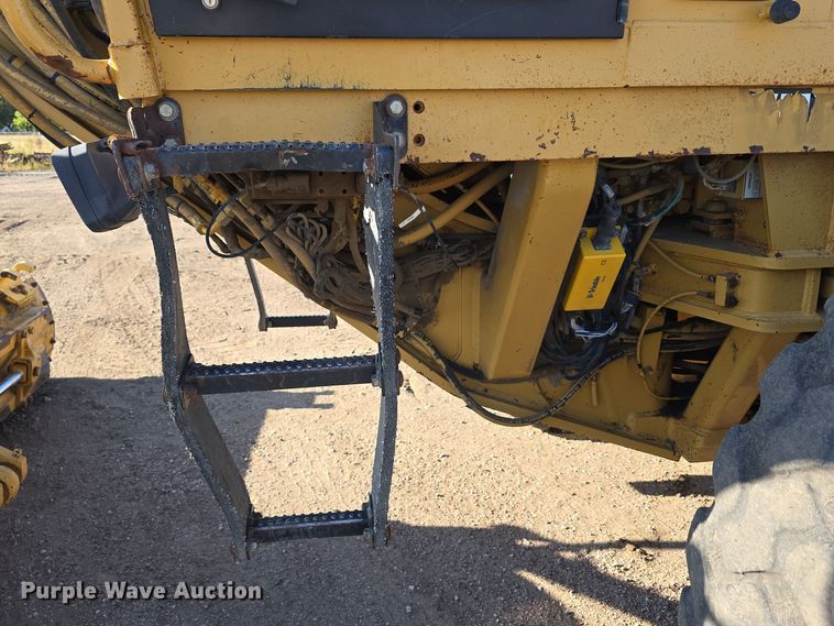 image for item DO5464 2000 Caterpillar 140 VHP motor grader