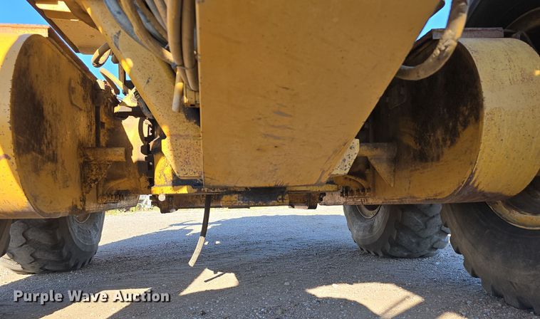 image for item DO5464 2000 Caterpillar 140 VHP motor grader