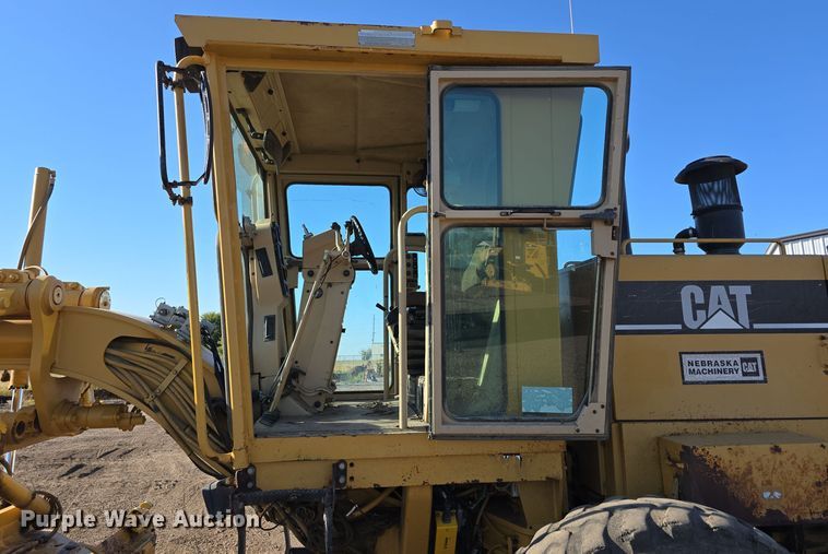 image for item DO5464 2000 Caterpillar 140 VHP motor grader