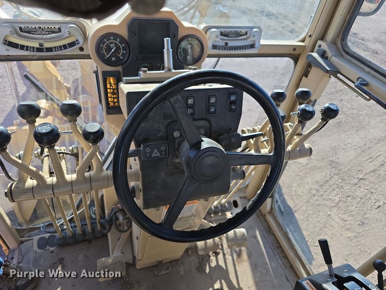 image for item DO5464 2000 Caterpillar 140 VHP motor grader