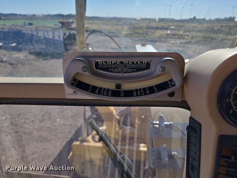 image for item DO5464 2000 Caterpillar 140 VHP motor grader