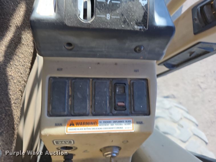 image for item DO5464 2000 Caterpillar 140 VHP motor grader