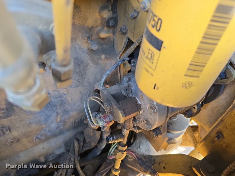 image for item DO5464 2000 Caterpillar 140 VHP motor grader