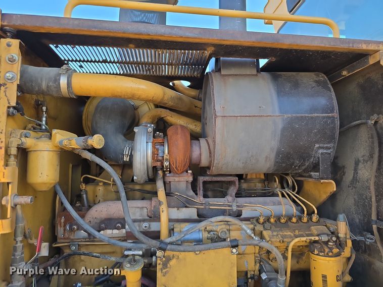 image for item DO5464 2000 Caterpillar 140 VHP motor grader