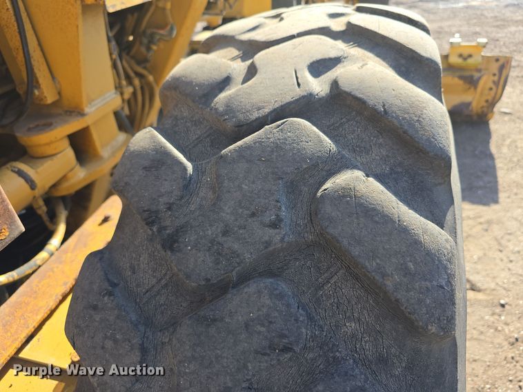 image for item DO5464 2000 Caterpillar 140 VHP motor grader