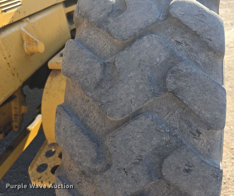 image for item DO5464 2000 Caterpillar 140 VHP motor grader