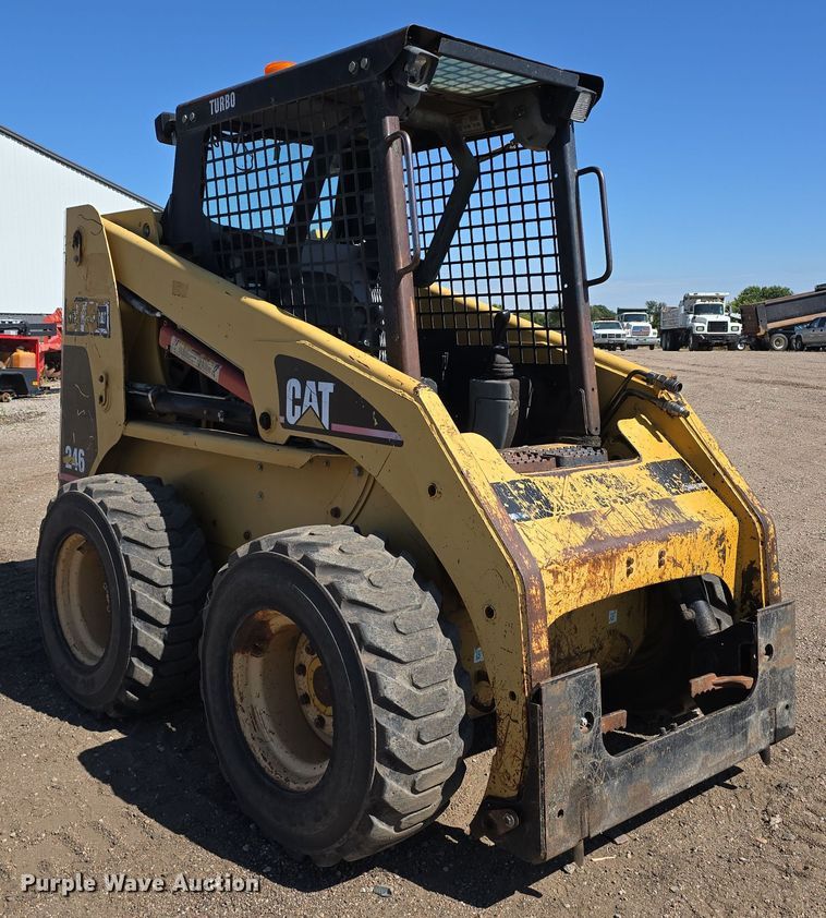 image for item DO5466 2001 Caterpillar 246 skid steer loader