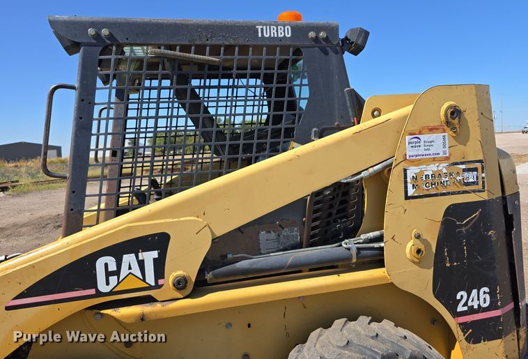 image for item DO5466 2001 Caterpillar 246 skid steer loader