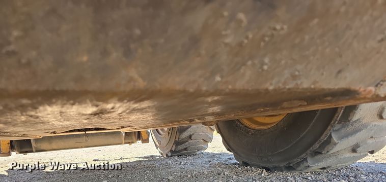 image for item DO5466 2001 Caterpillar 246 skid steer loader