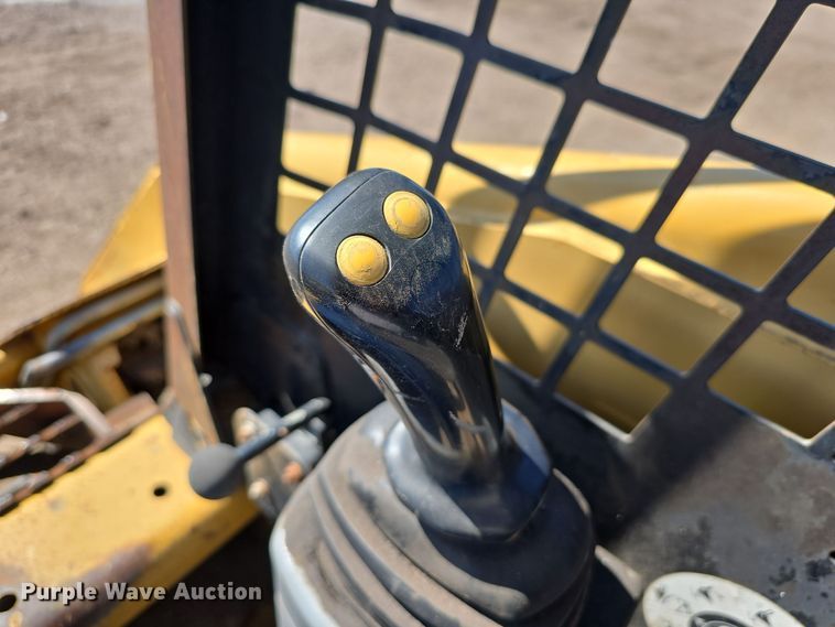 image for item DO5466 2001 Caterpillar 246 skid steer loader