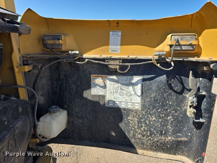 image for item DO5466 2001 Caterpillar 246 skid steer loader