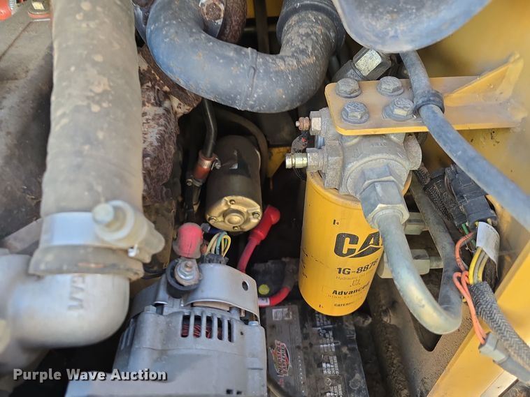 image for item DO5466 2001 Caterpillar 246 skid steer loader