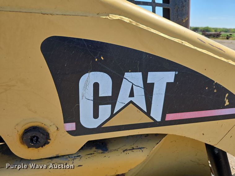 image for item DO5466 2001 Caterpillar 246 skid steer loader