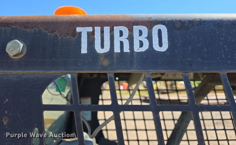 image for item DO5466 2001 Caterpillar 246 skid steer loader