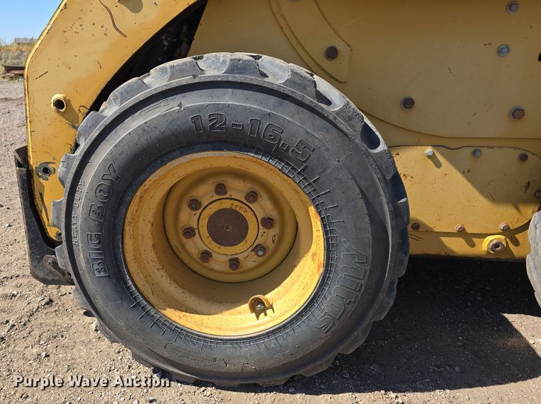 image for item DO5466 2001 Caterpillar 246 skid steer loader