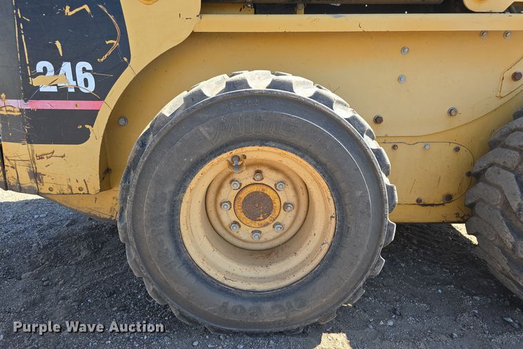 image for item DO5466 2001 Caterpillar 246 skid steer loader