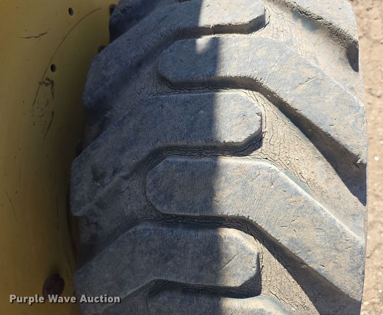 image for item DO5466 2001 Caterpillar 246 skid steer loader