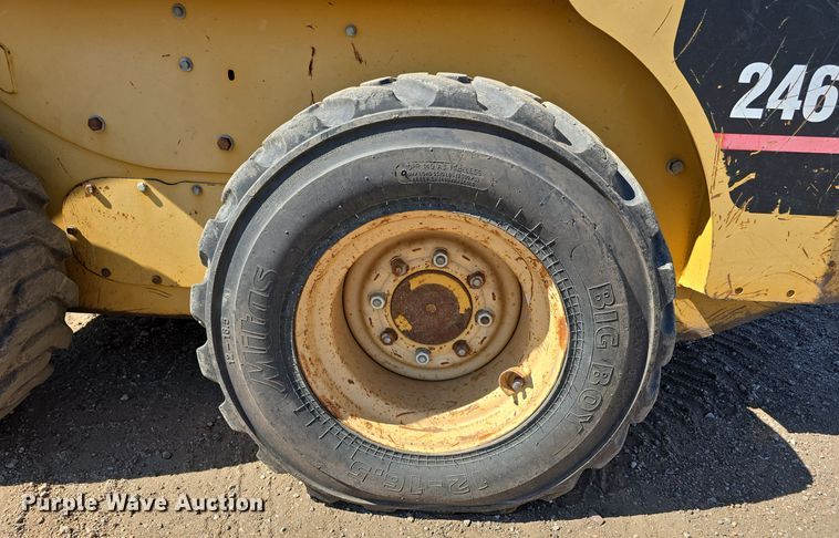 image for item DO5466 2001 Caterpillar 246 skid steer loader