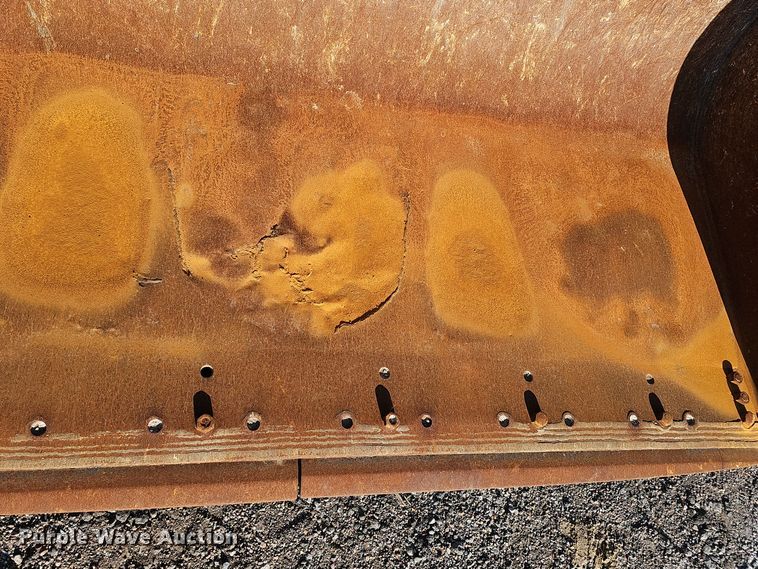 image for item DO5467 2005 John Deere 724J wheel loader