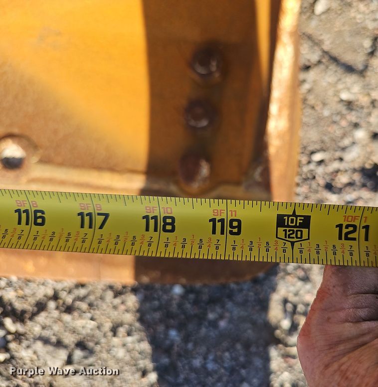 image for item DO5467 2005 John Deere 724J wheel loader