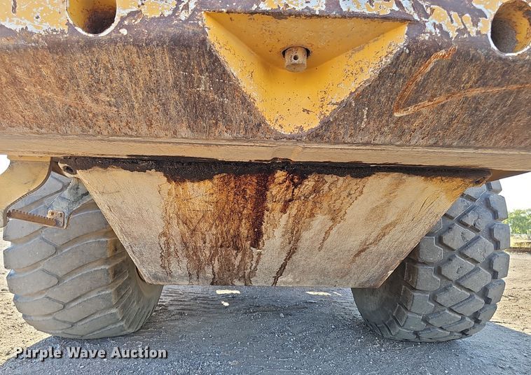 image for item DO5467 2005 John Deere 724J wheel loader
