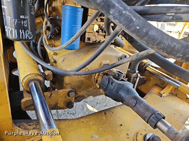 image for item DO5467 2005 John Deere 724J wheel loader