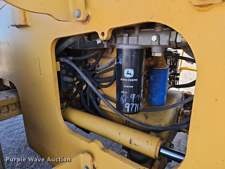 image for item DO5467 2005 John Deere 724J wheel loader