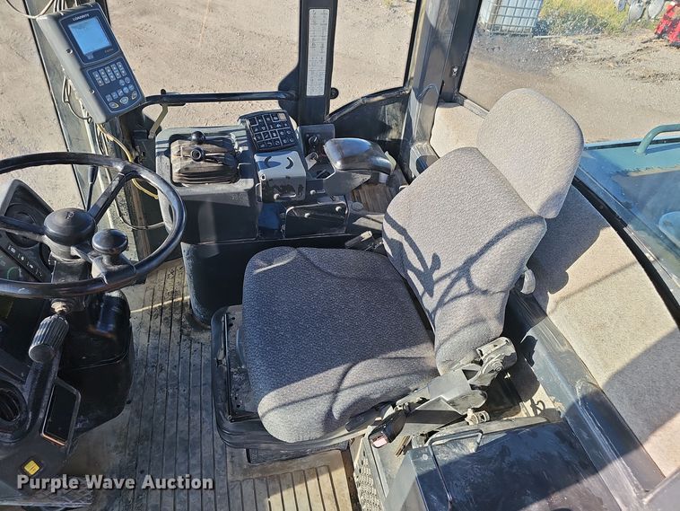 image for item DO5467 2005 John Deere 724J wheel loader