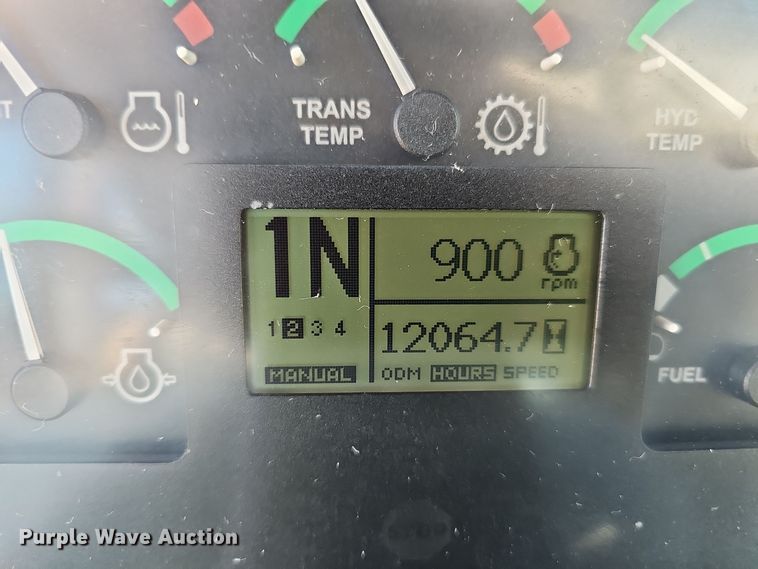 image for item DO5467 2005 John Deere 724J wheel loader