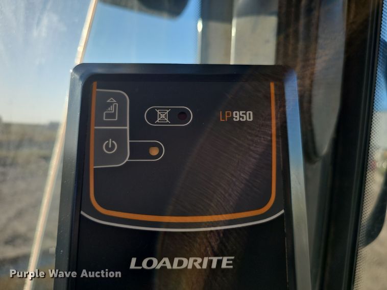 image for item DO5467 2005 John Deere 724J wheel loader