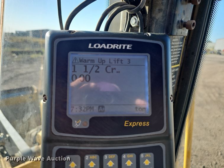 image for item DO5467 2005 John Deere 724J wheel loader