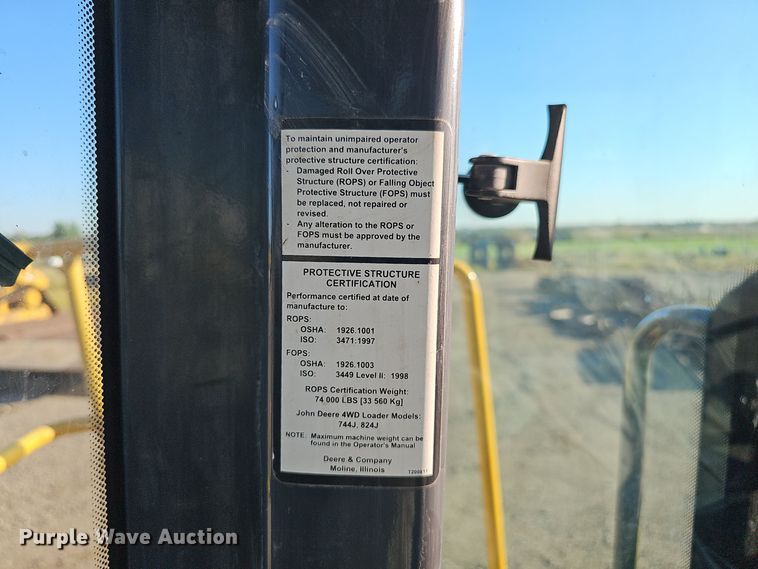 image for item DO5467 2005 John Deere 724J wheel loader