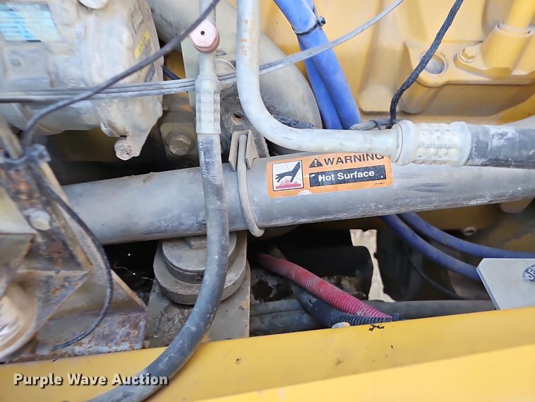 image for item DO5467 2005 John Deere 724J wheel loader