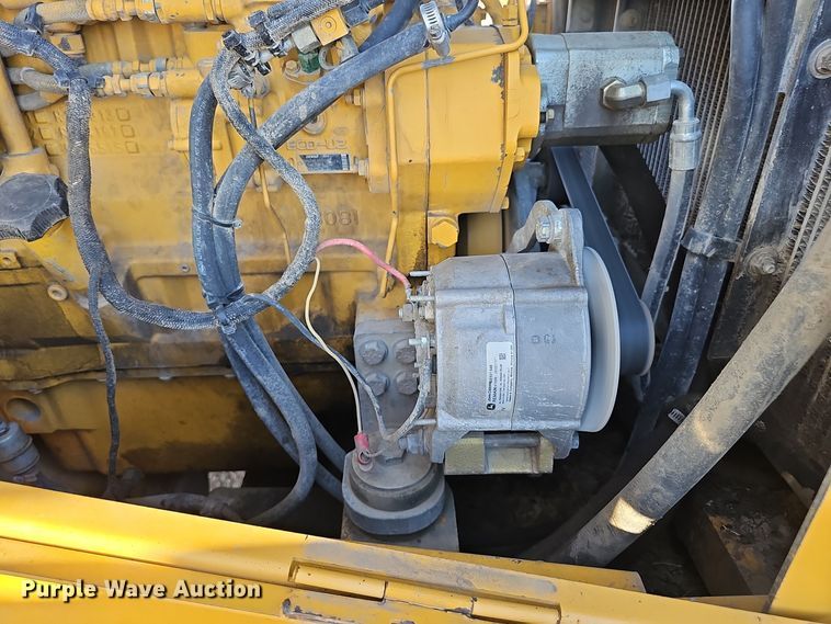 image for item DO5467 2005 John Deere 724J wheel loader