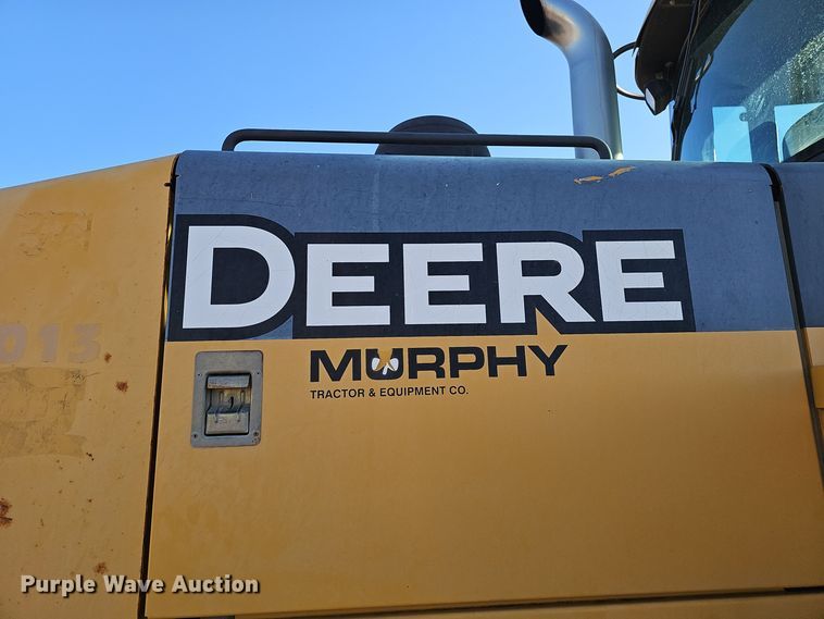 image for item DO5467 2005 John Deere 724J wheel loader